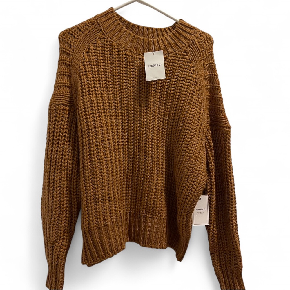 Forever 21 Sweater NWT (Size M)